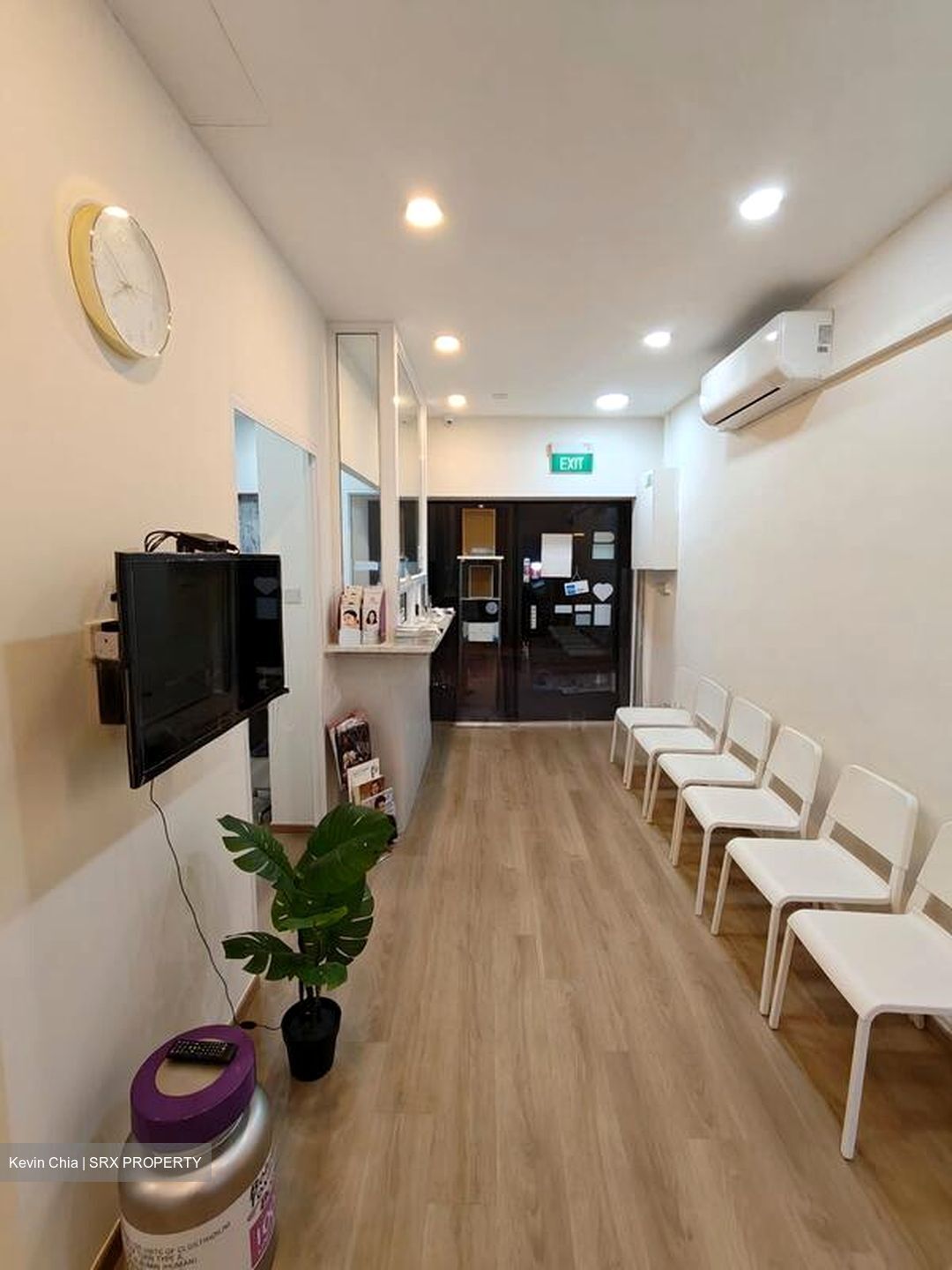 Ang Mo Kio Avenue 1 (D20), Shop House #576592561
